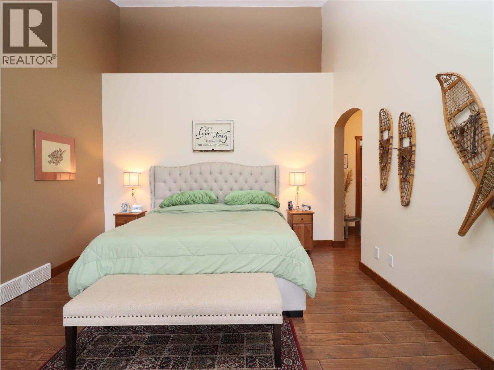 250 1ST Avenue, Christina Lake