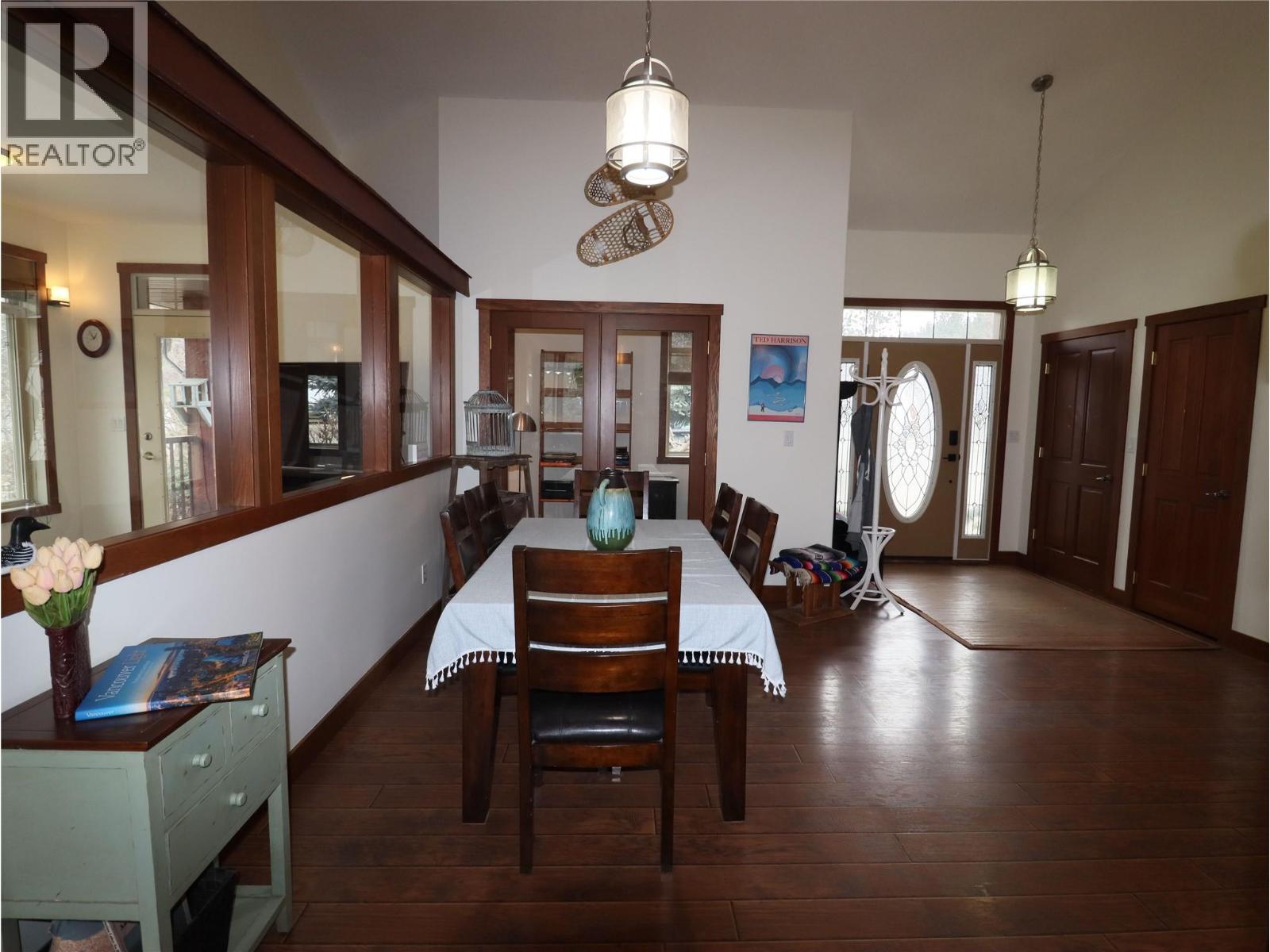 250 1ST Avenue, Christina Lake