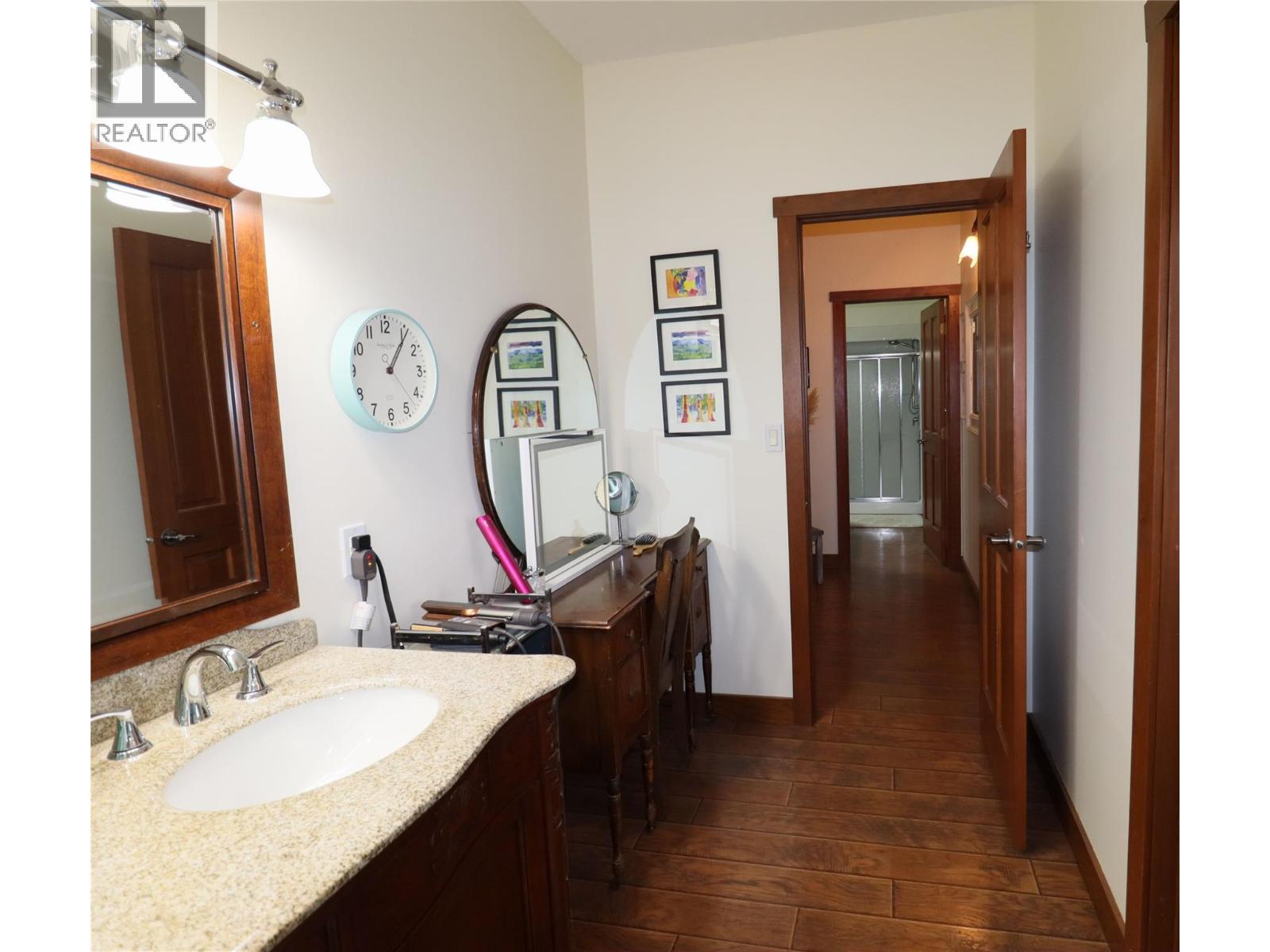 250 1ST Avenue, Christina Lake