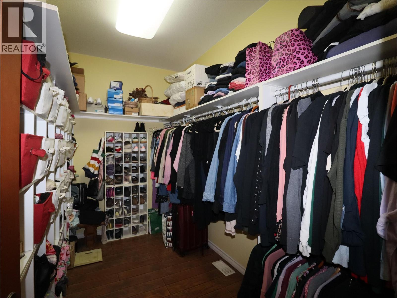 250 1ST Avenue, Christina Lake