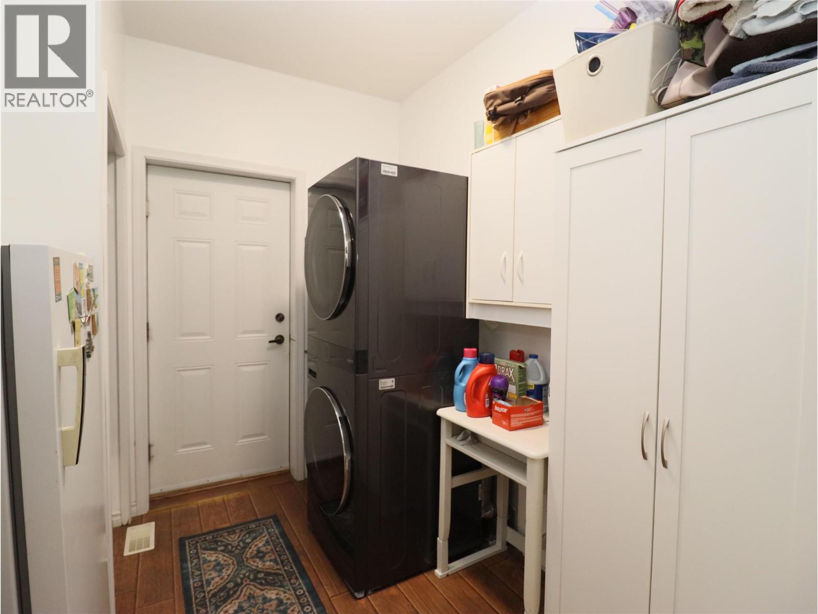 250 1ST Avenue, Christina Lake