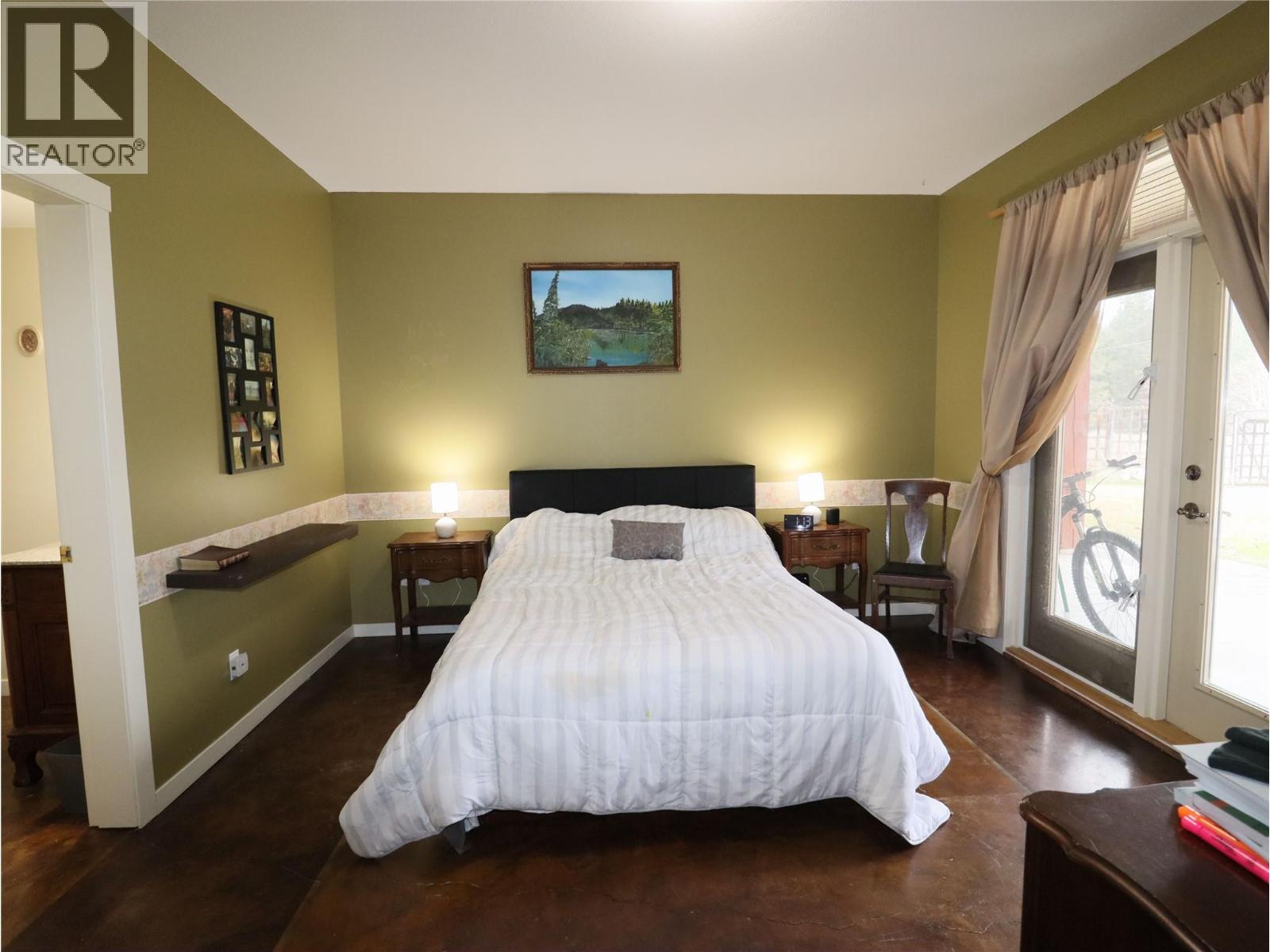 250 1ST Avenue, Christina Lake