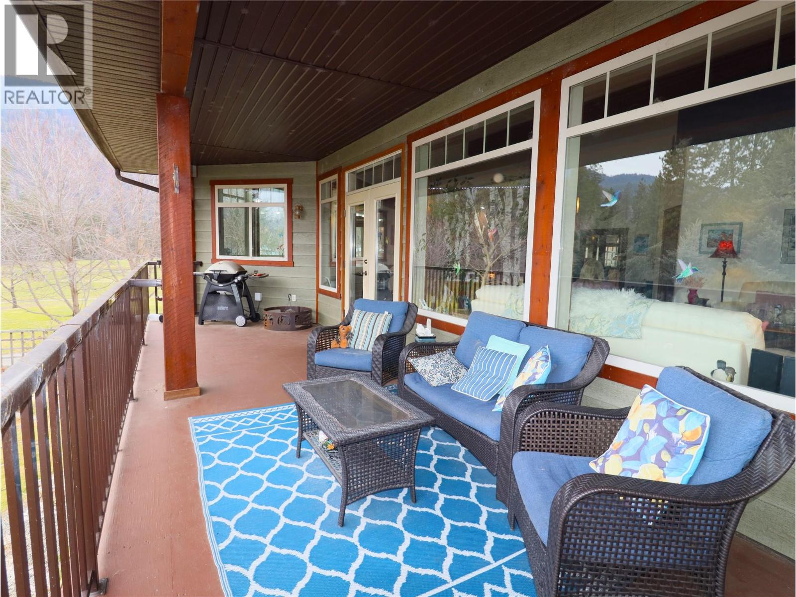 250 1ST Avenue, Christina Lake