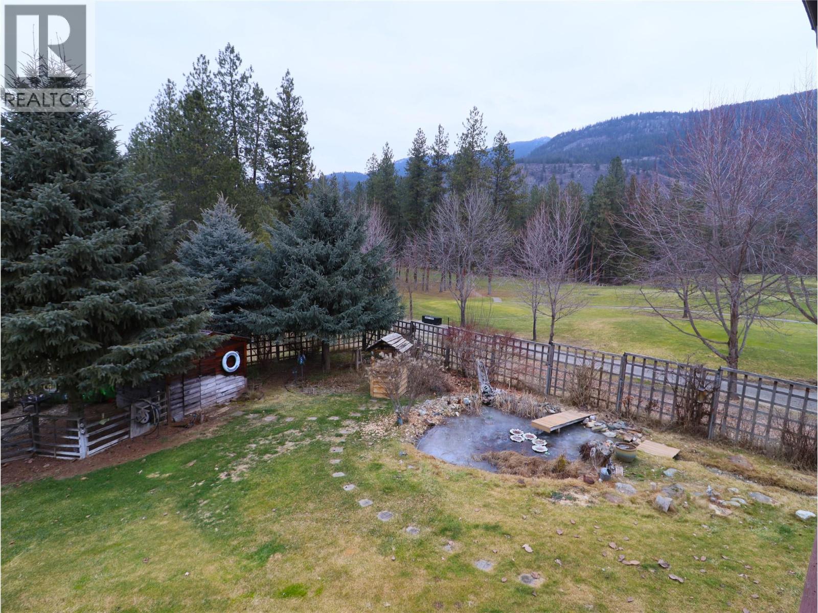 250 1ST Avenue, Christina Lake