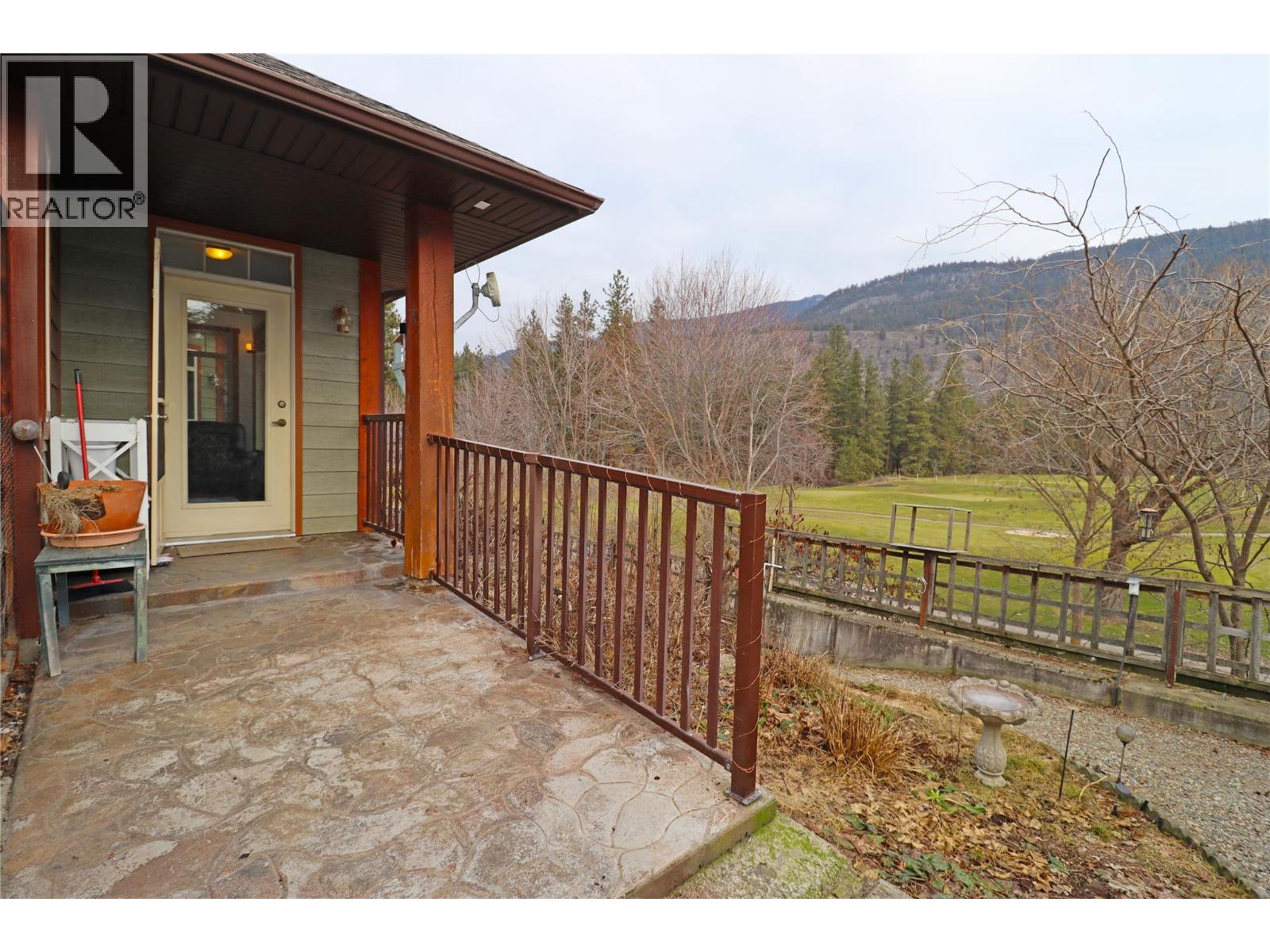 250 1ST Avenue, Christina Lake