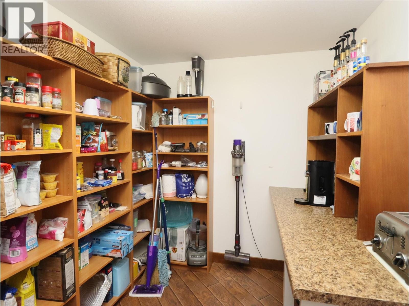 250 1ST Avenue, Christina Lake