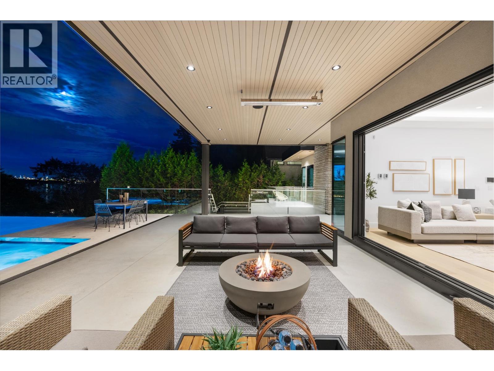 449 HILLCREST STREET, West Vancouver