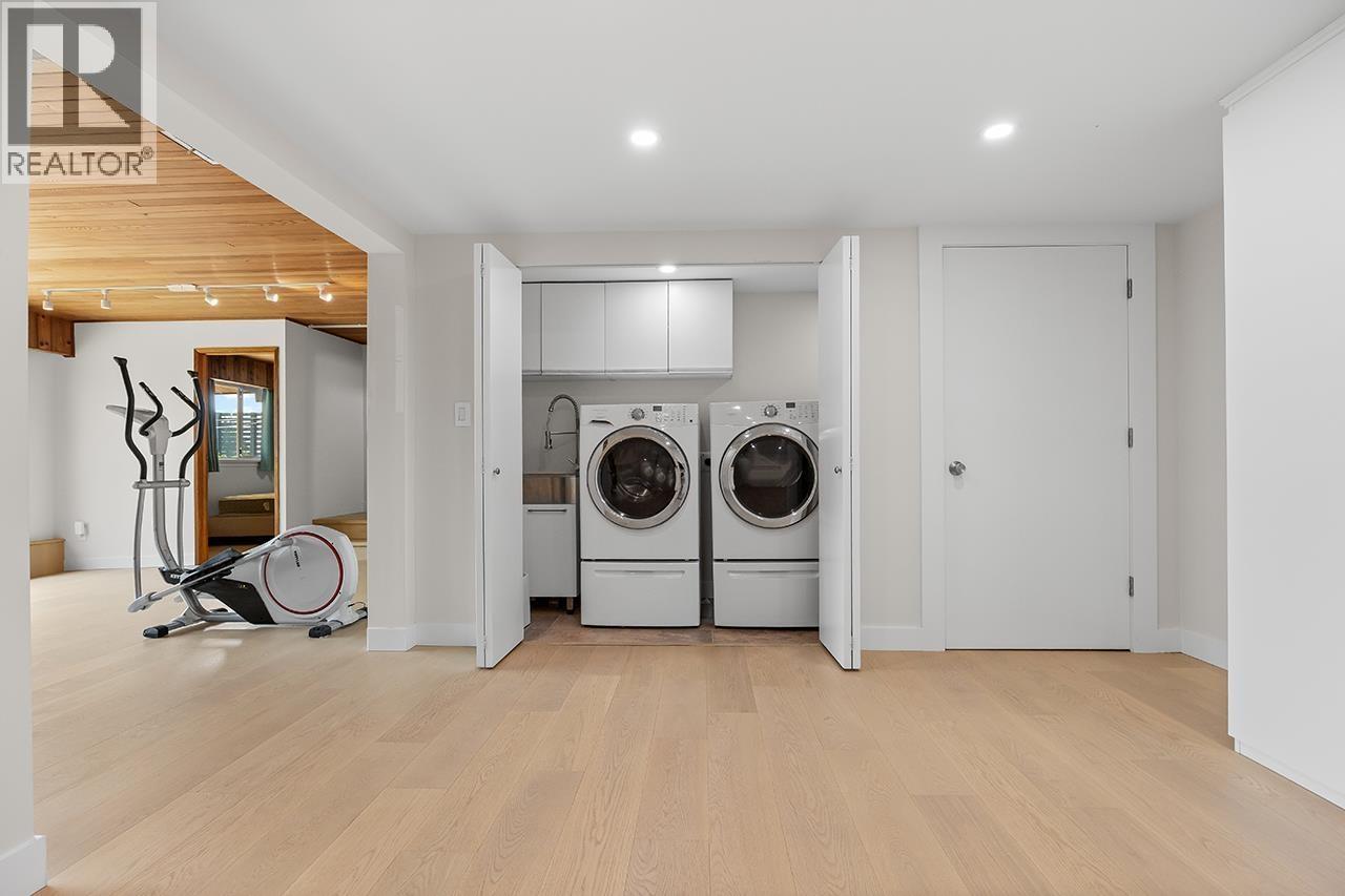 96 BONNYMUIR DRIVE, West Vancouver