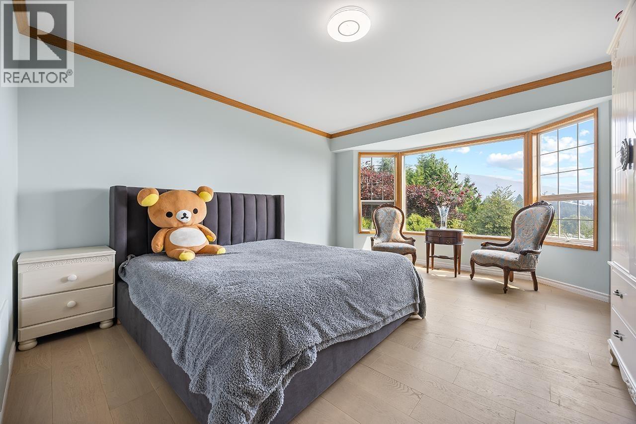 96 BONNYMUIR DRIVE - Photo 4 of 39, West Vancouver, British Columbia