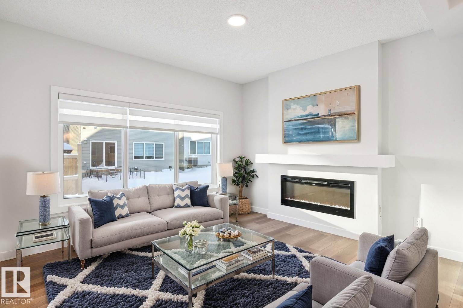 19007 20 AV NW - Photo 2 of 42, Edmonton, Alberta