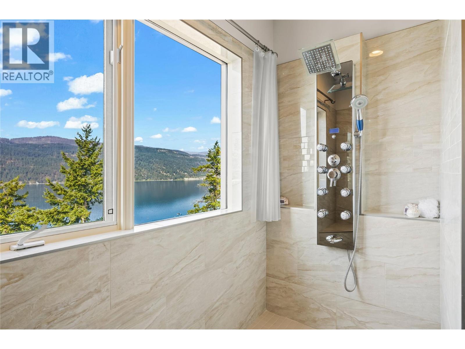 83 Peregrine Way Unit# 21, Vernon