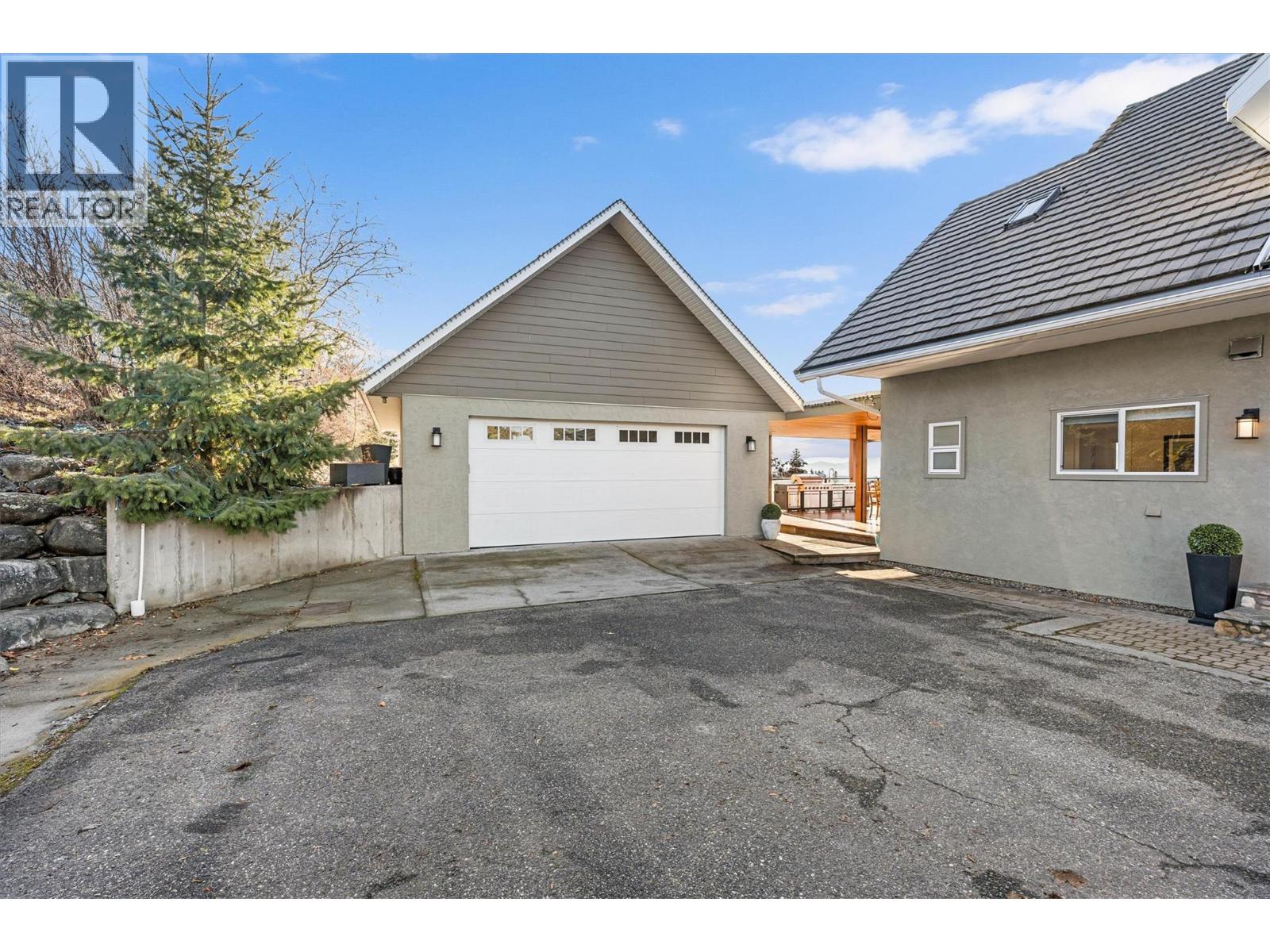 5393 East Vernon Road, Vernon