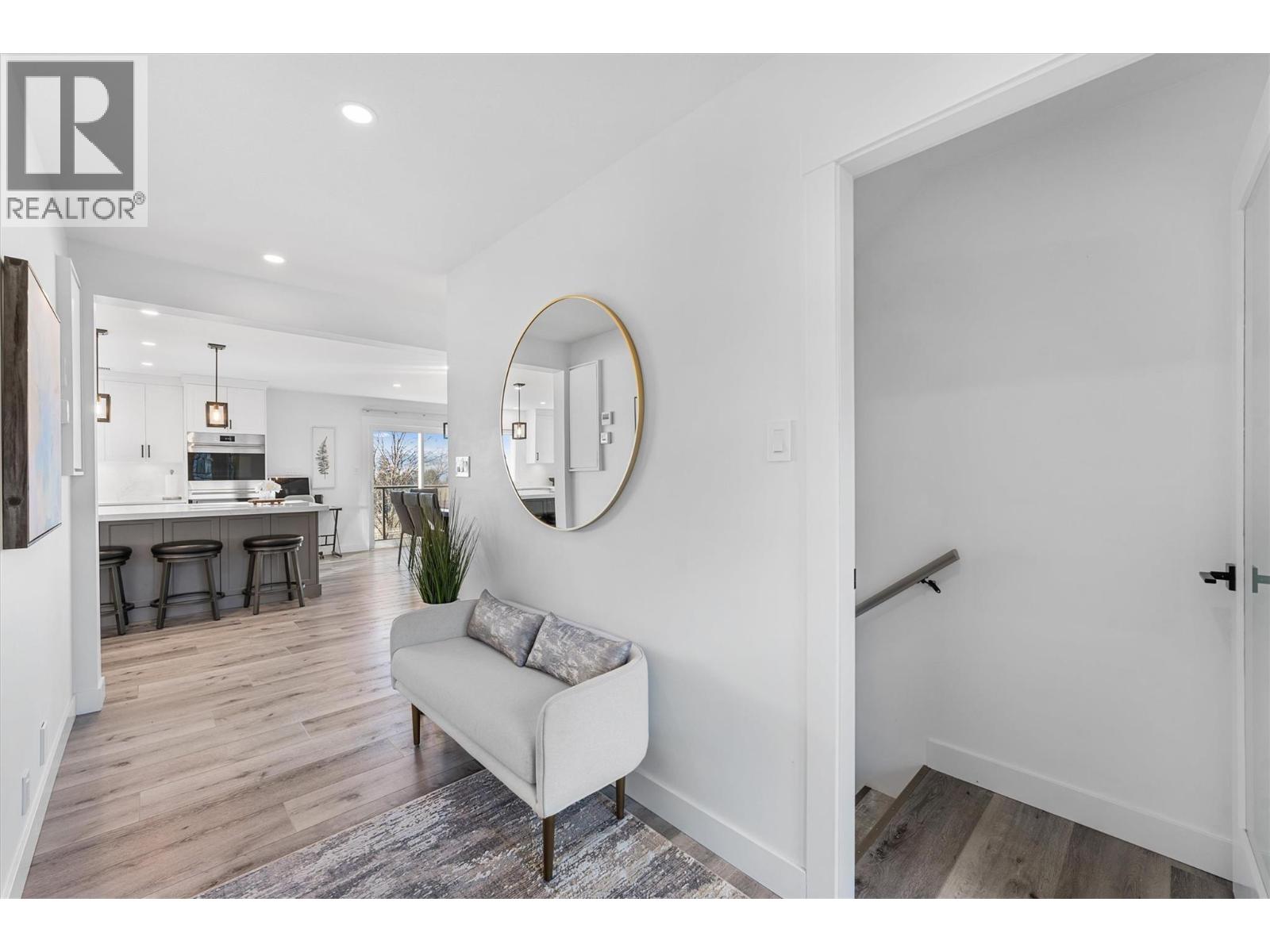 5393 East Vernon Road, Vernon