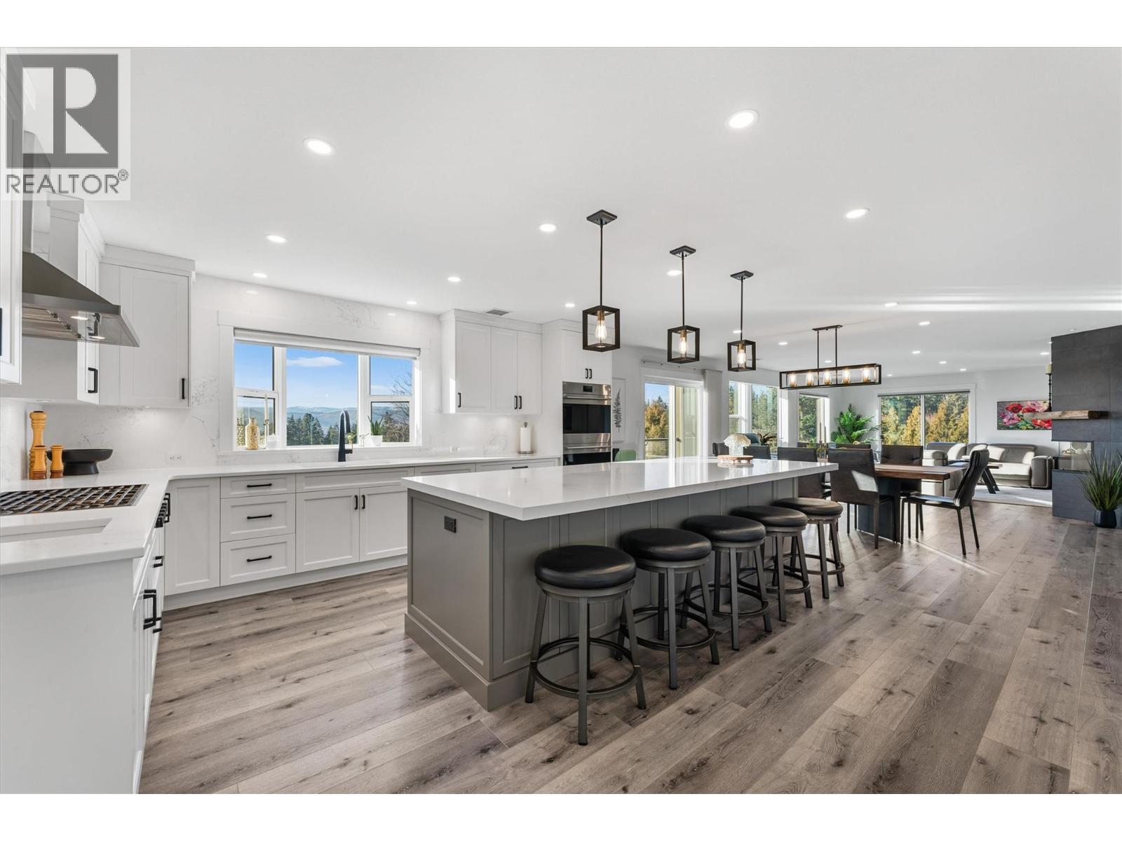 5393 East Vernon Road, Vernon