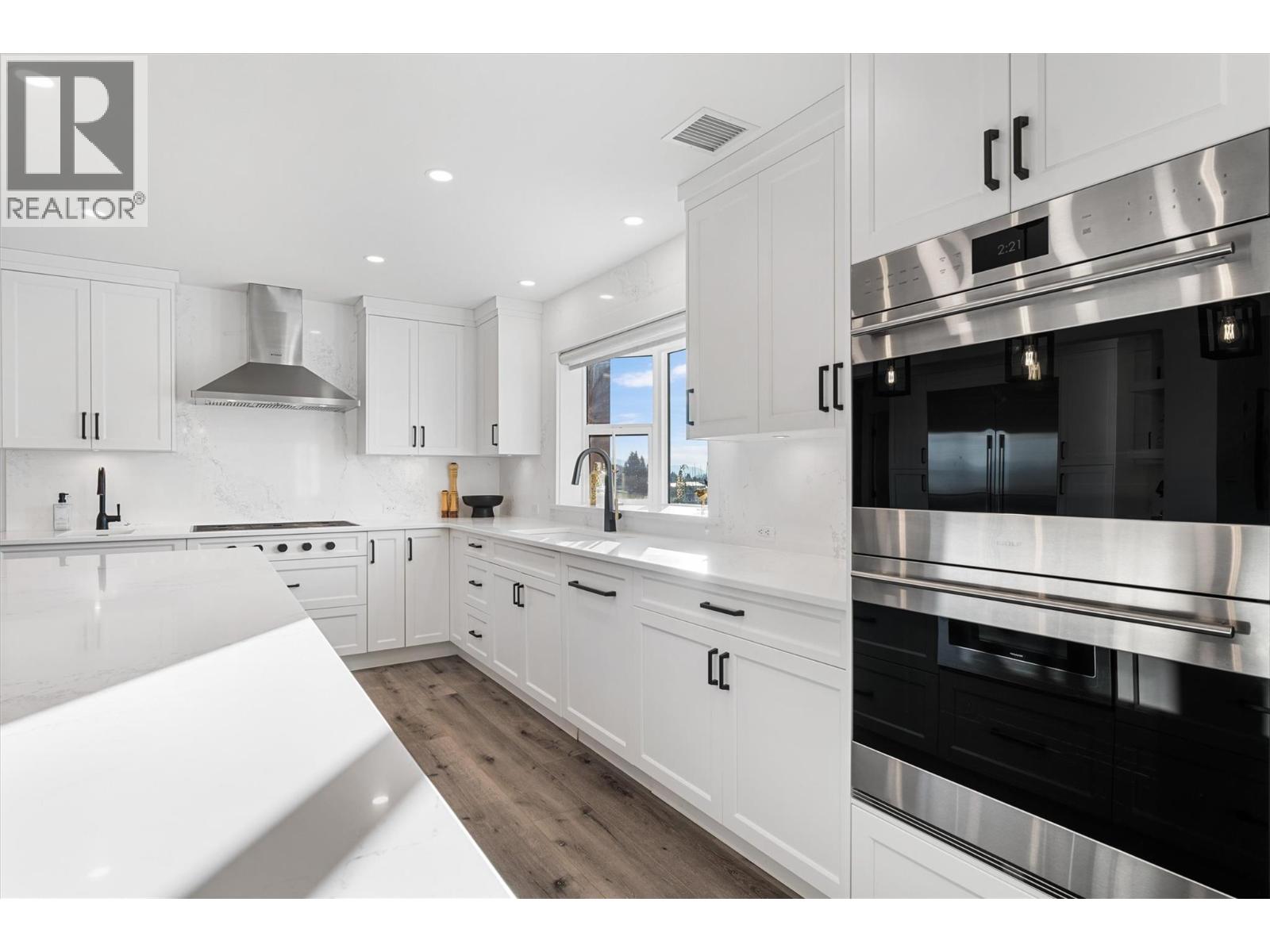 5393 East Vernon Road, Vernon