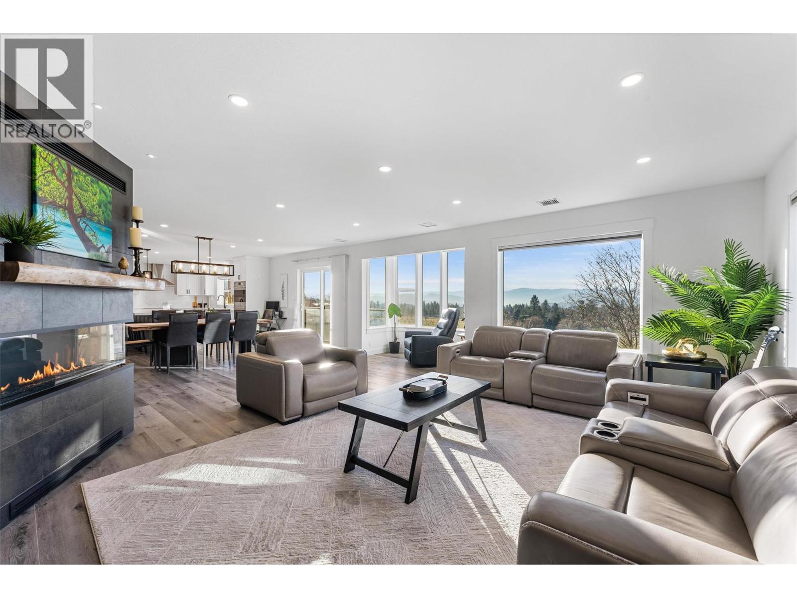 5393 East Vernon Road, Vernon