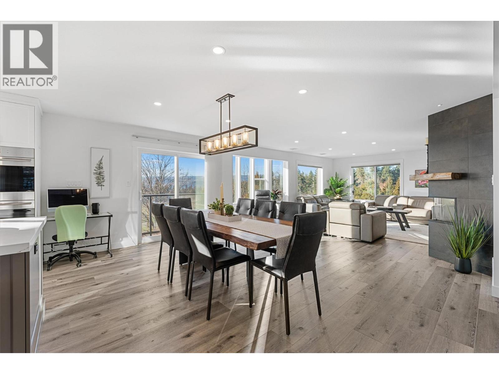 5393 East Vernon Road, Vernon