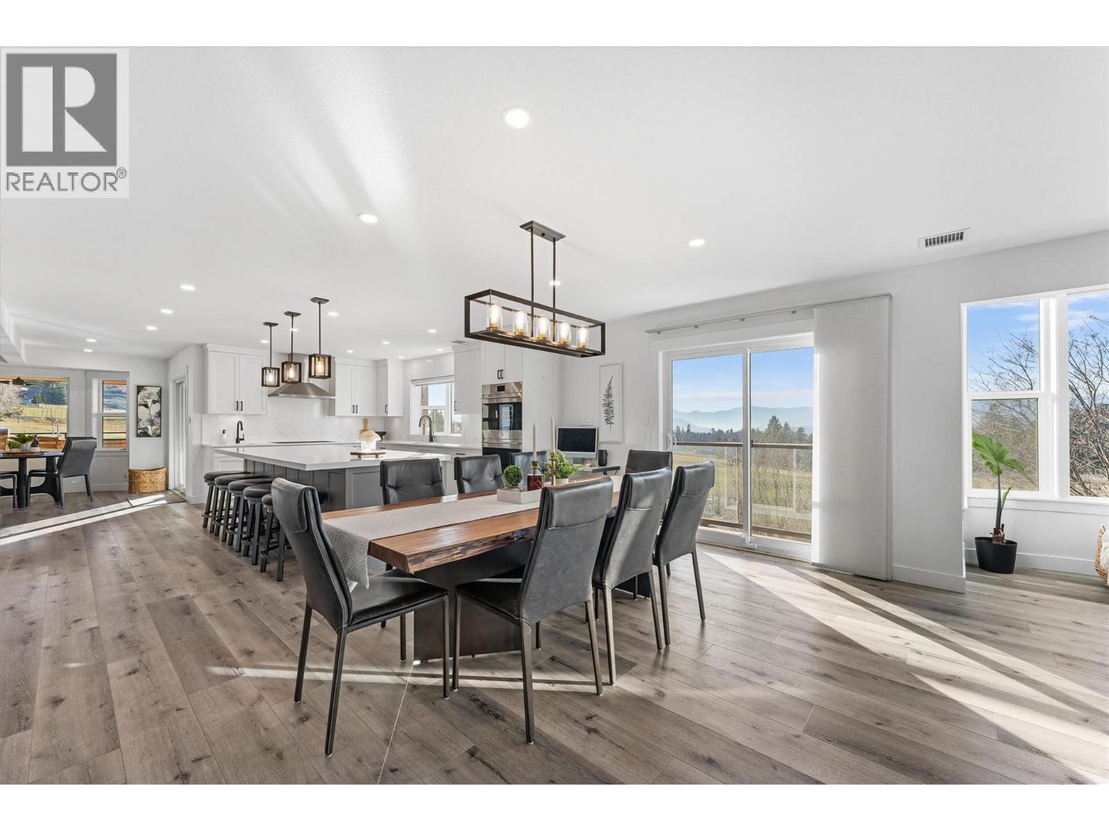 5393 East Vernon Road, Vernon