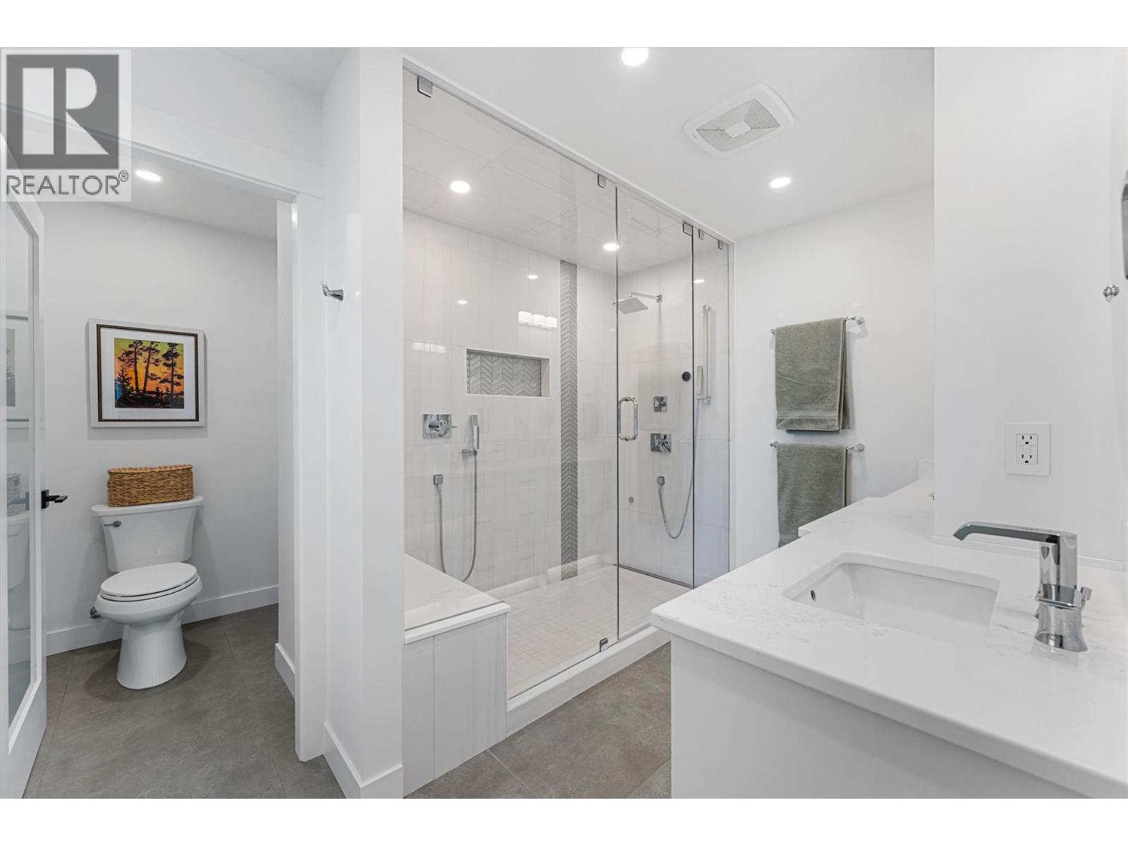 5393 East Vernon Road, Vernon