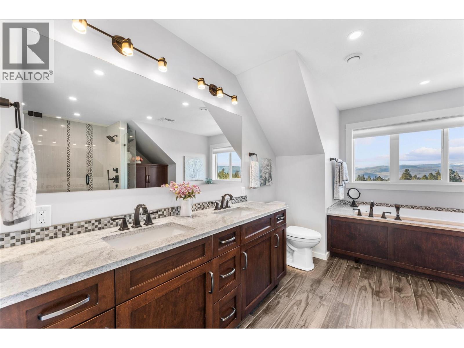 5393 East Vernon Road, Vernon