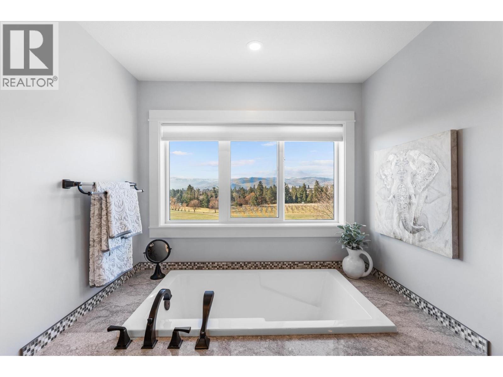 5393 East Vernon Road, Vernon