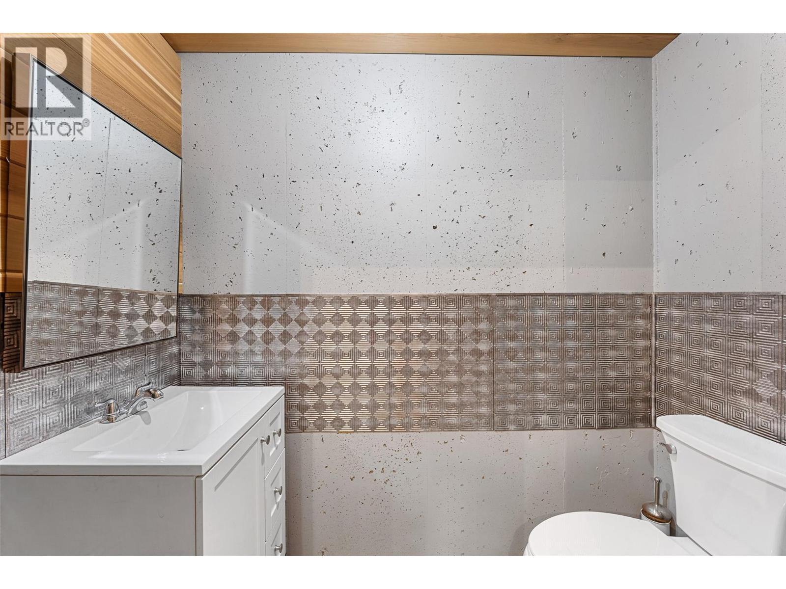 5393 East Vernon Road, Vernon