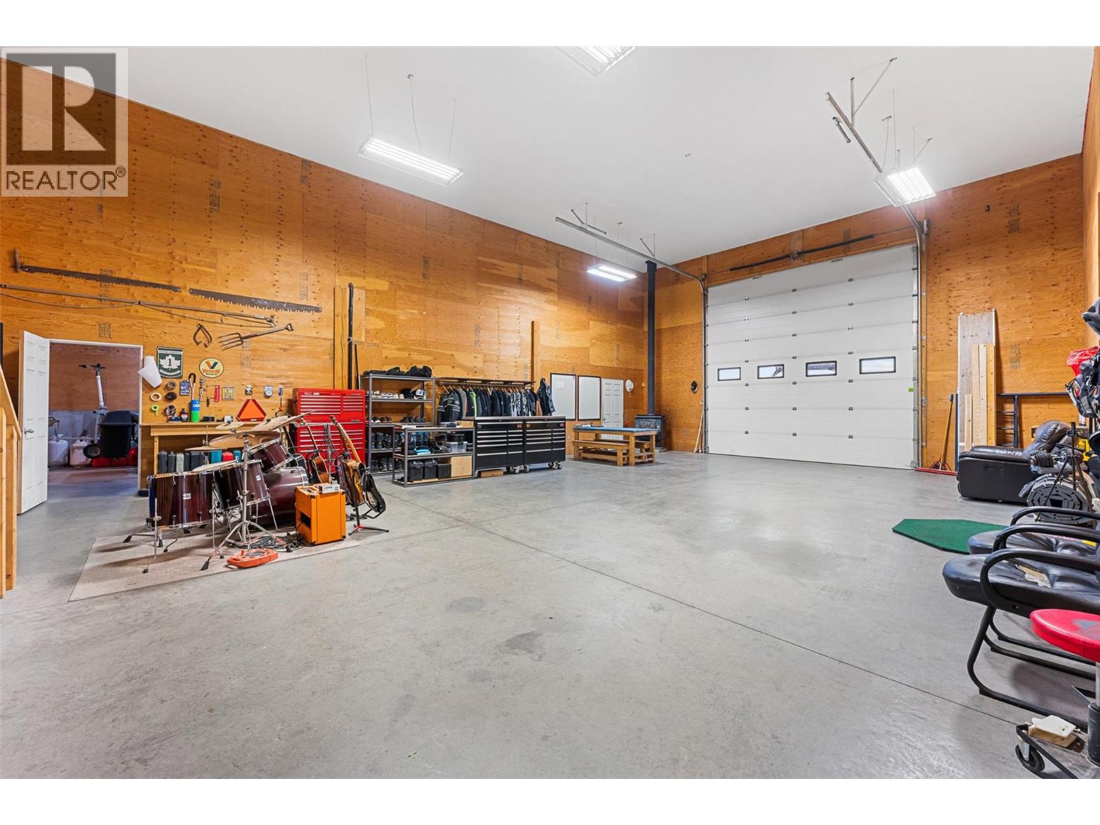 5393 East Vernon Road, Vernon