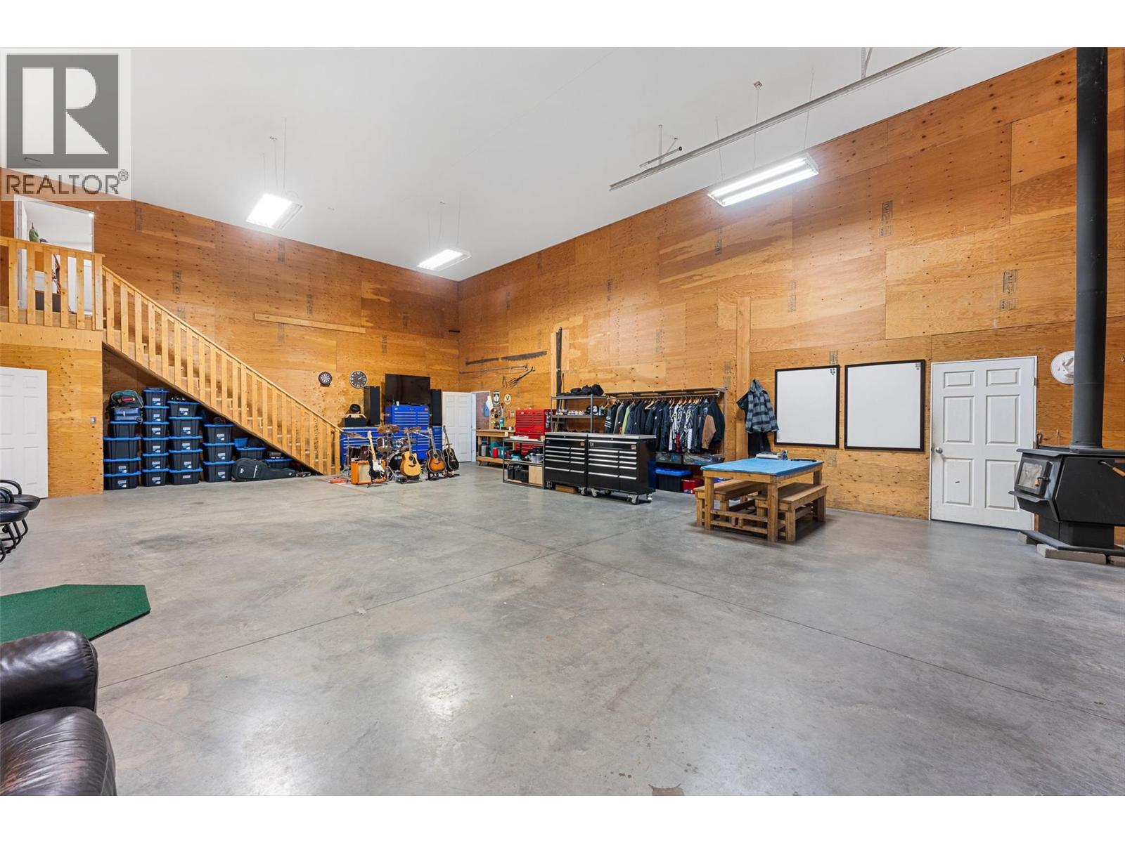 5393 East Vernon Road, Vernon