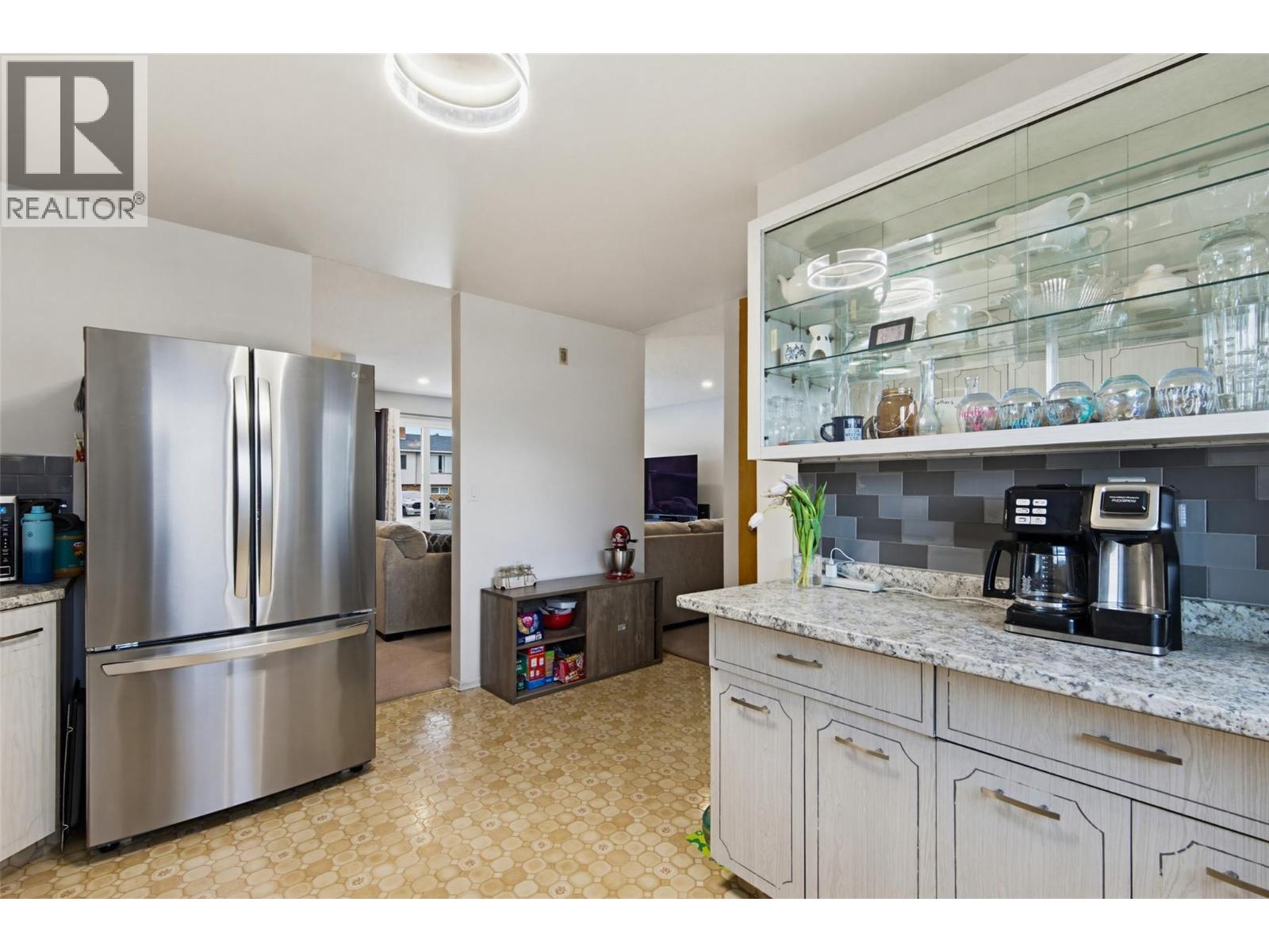 881 PEMBROKE Avenue, Kamloops