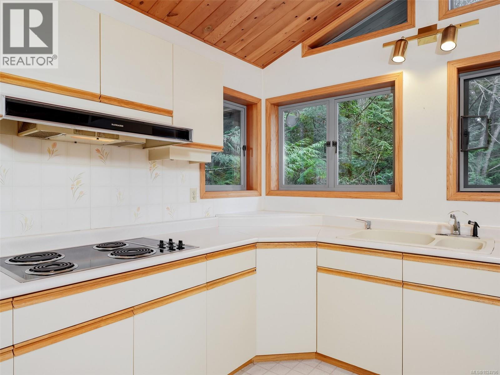 1829 Lands End Rd, North Saanich