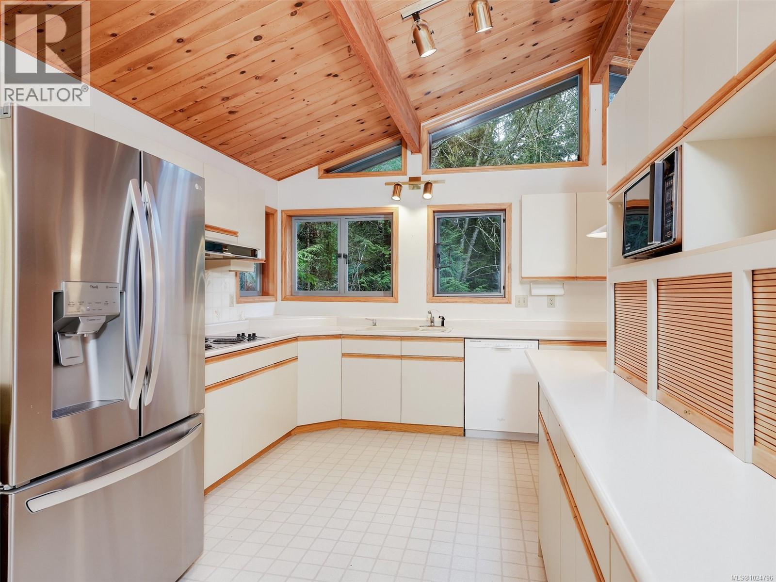 1829 Lands End Rd, North Saanich