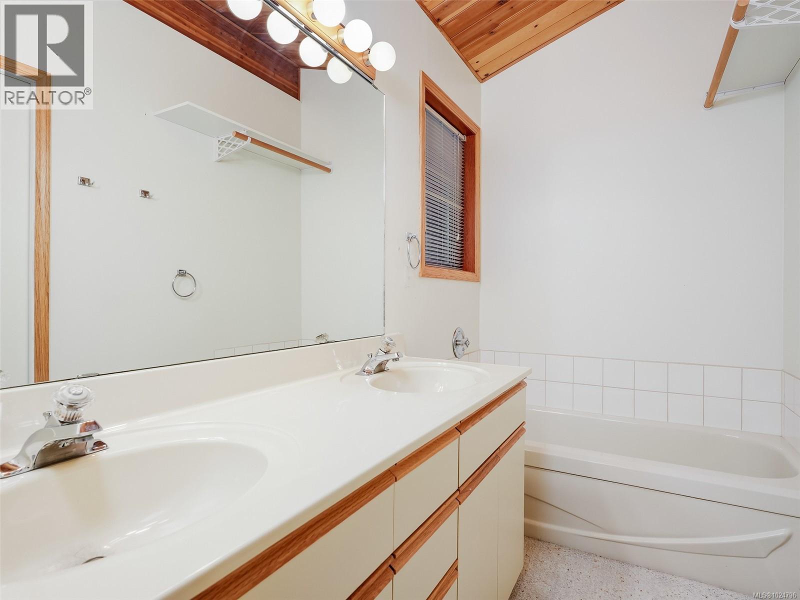 1829 Lands End Rd, North Saanich