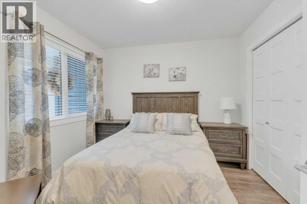 39 Golden Crescent, Red Deer