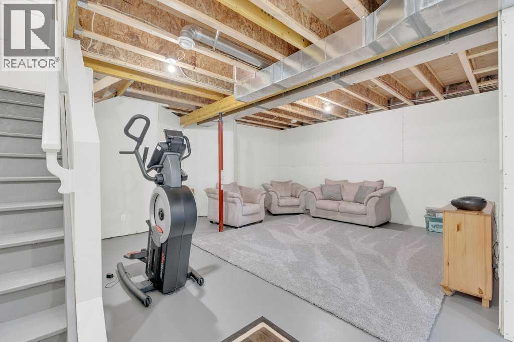 39 Golden Crescent, Red Deer