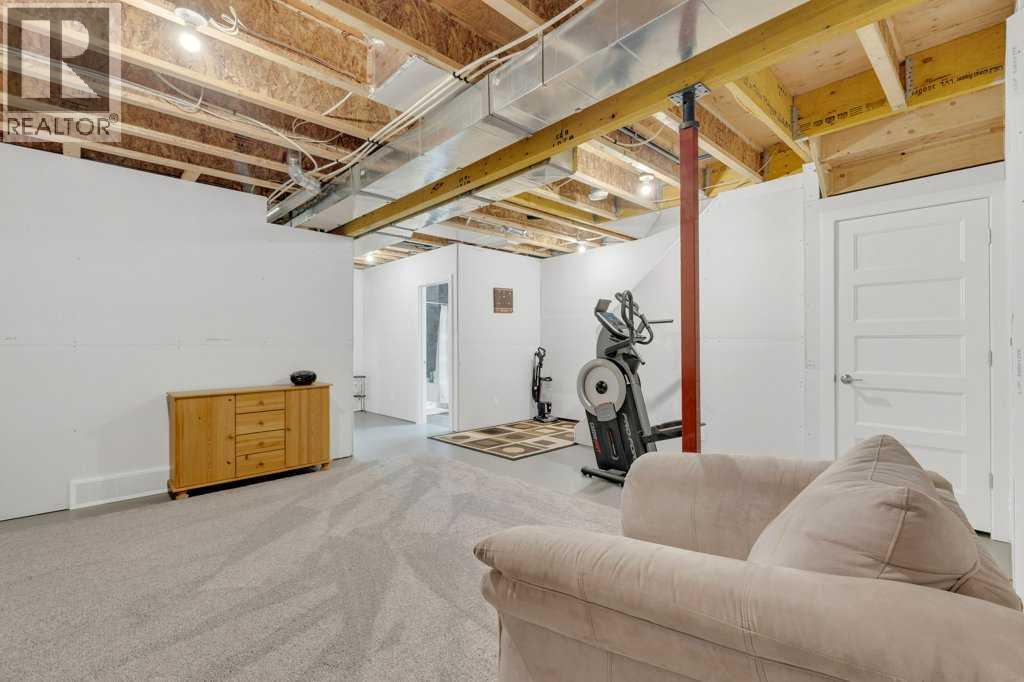 39 Golden Crescent, Red Deer