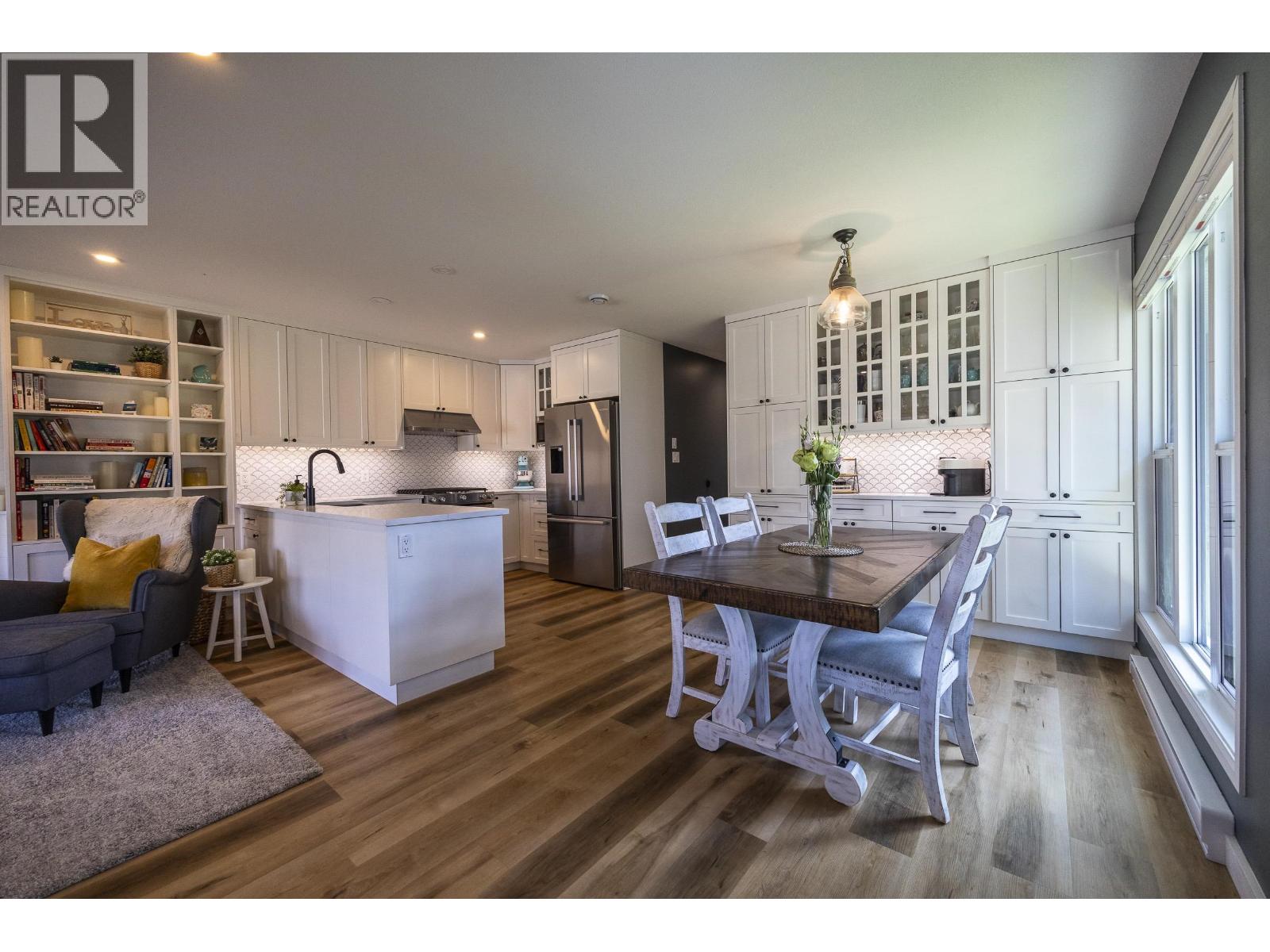 #1-2218 EVERGREEN Street, Terrace