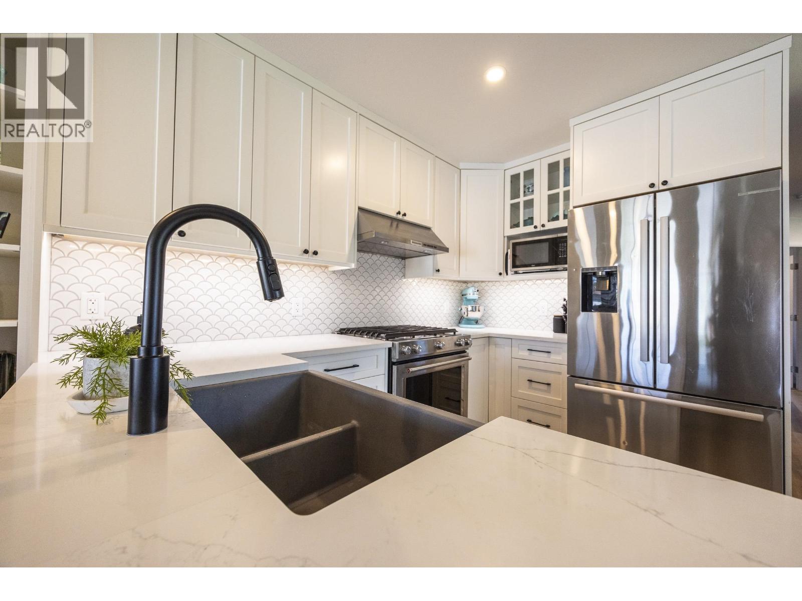 #1-2218 EVERGREEN Street, Terrace