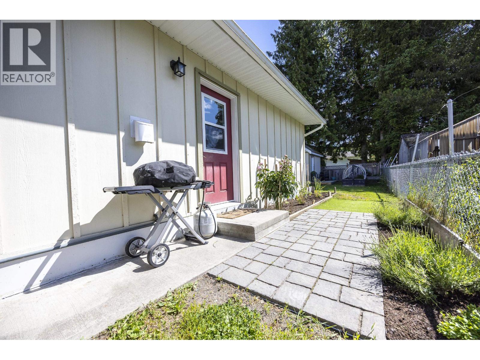 #1-2218 EVERGREEN Street, Terrace