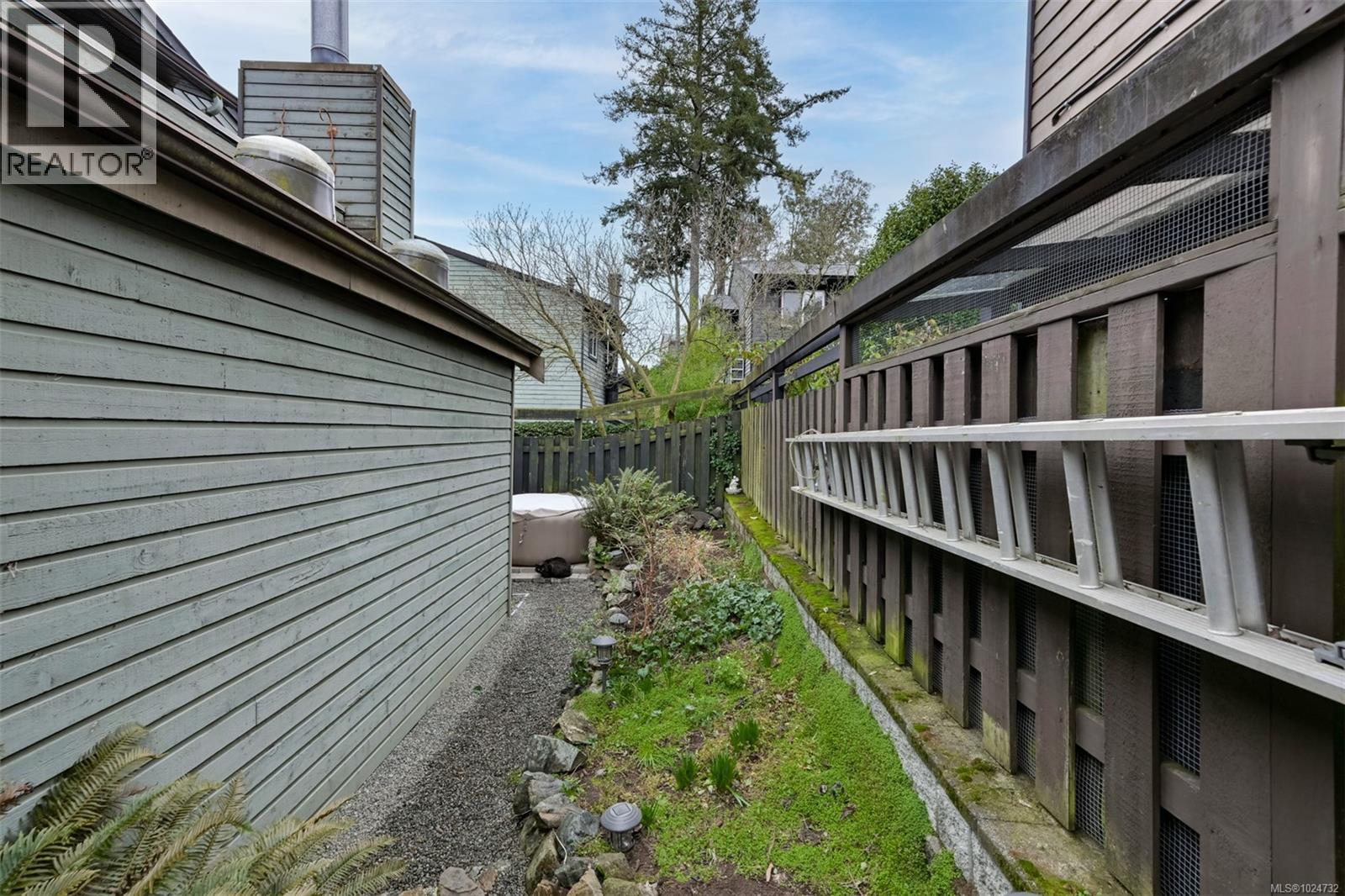 #A 1506 GLENTANA RD - 44