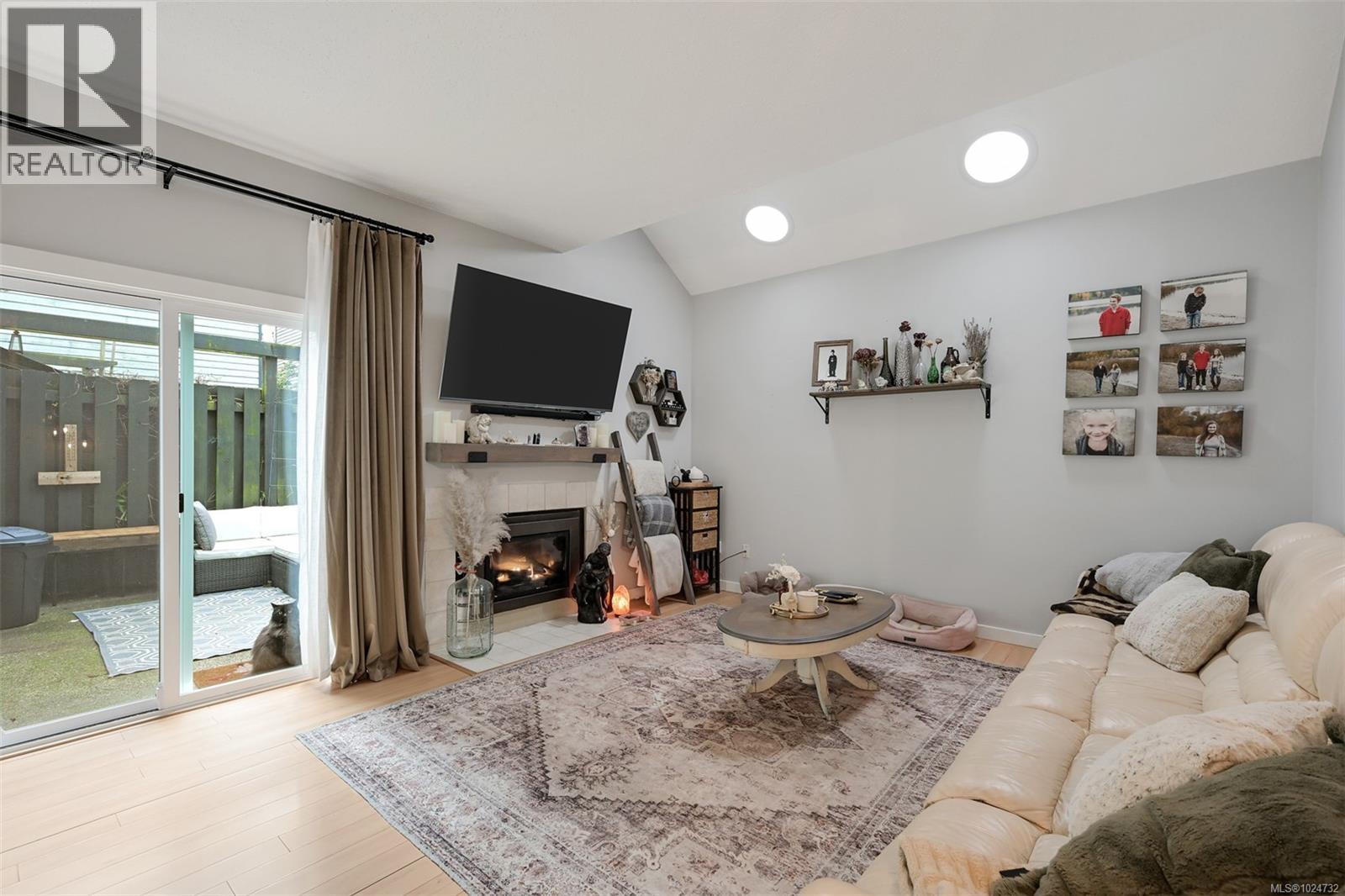 A 1506 Glentana Rd - Photo 5 of 57, View Royal, British Columbia