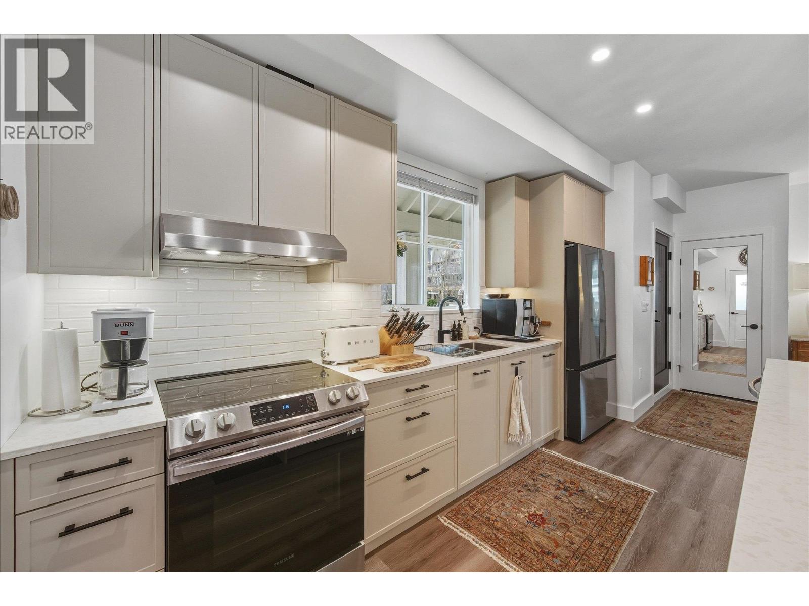 1 7360 CRABAPPLE COURT, Pemberton