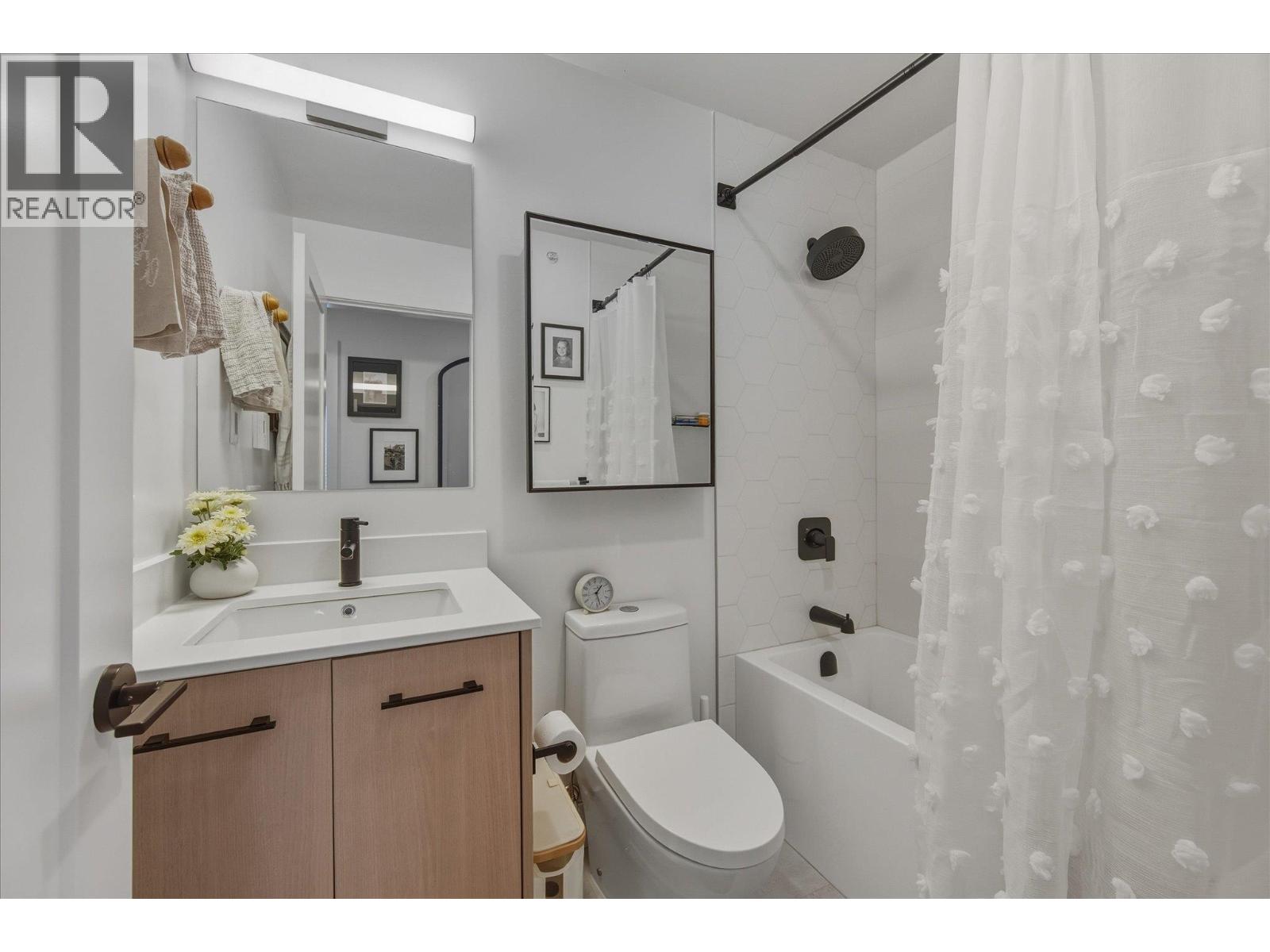 1 7360 CRABAPPLE COURT, Pemberton