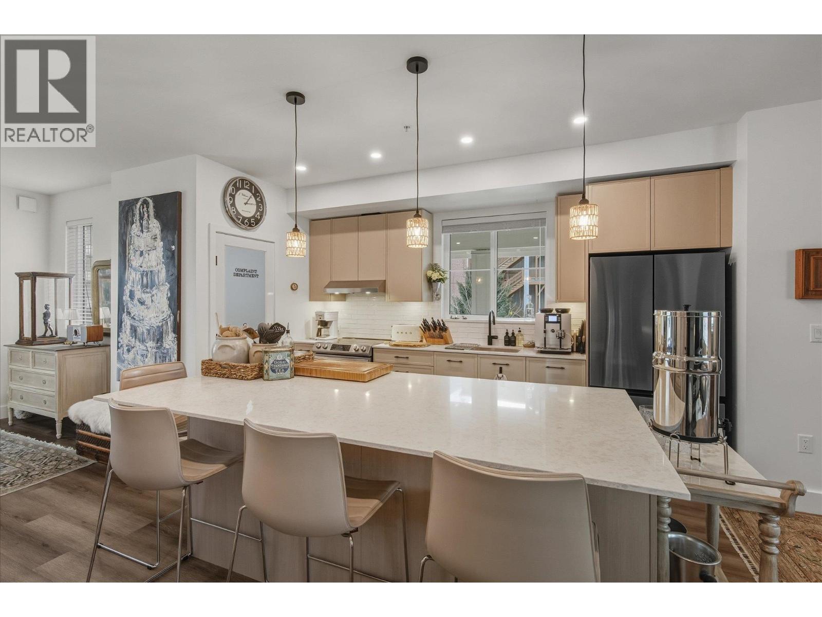 1 7360 CRABAPPLE COURT, Pemberton