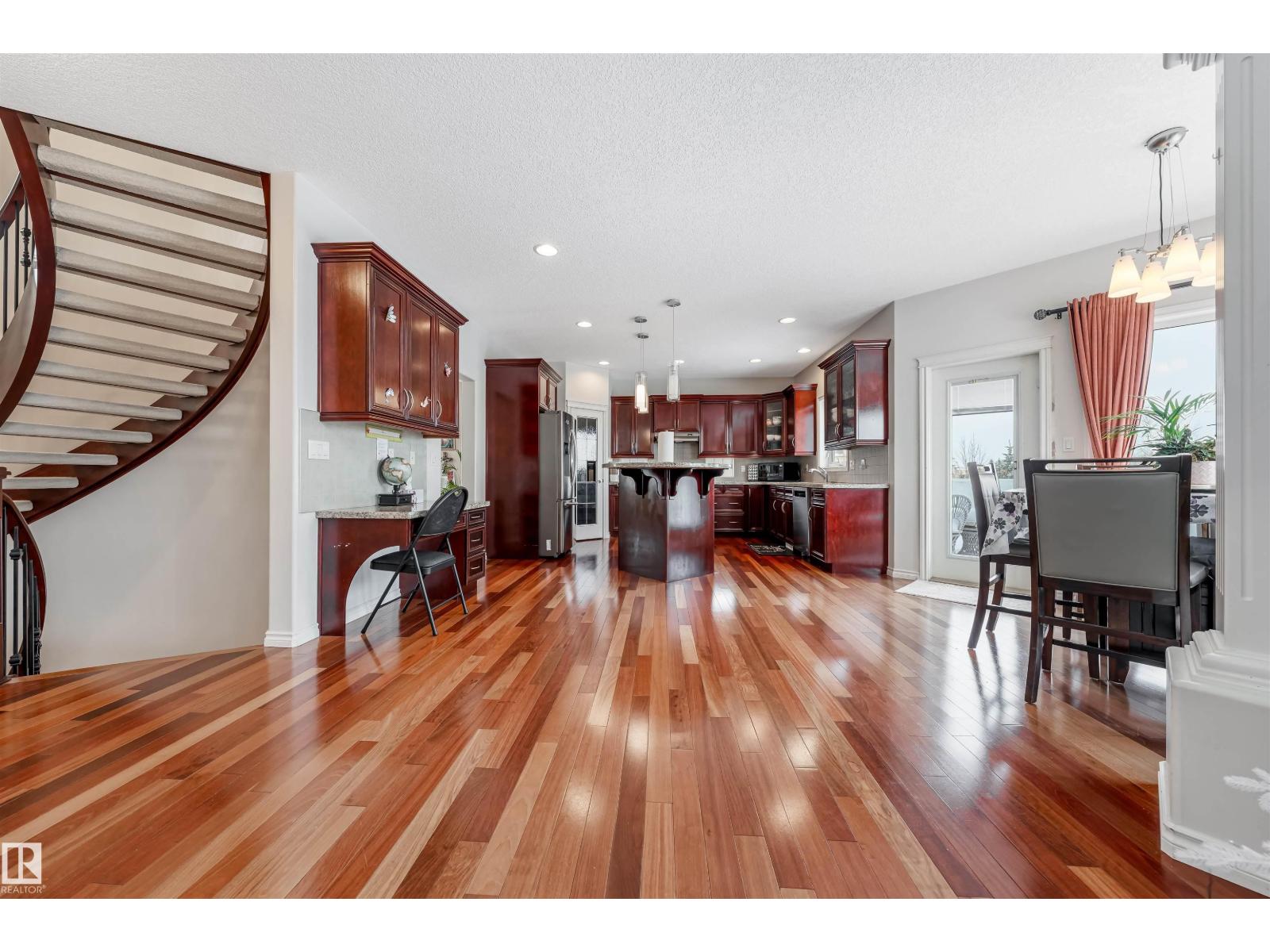 20524 58 AV NW, Edmonton