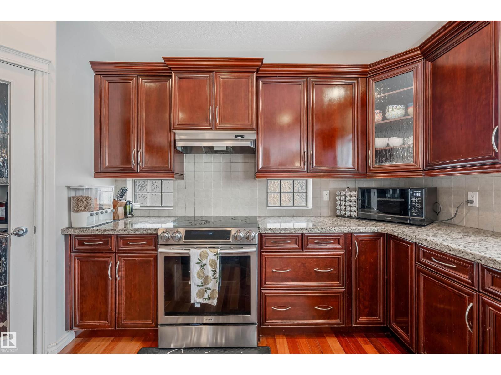 20524 58 AV NW, Edmonton