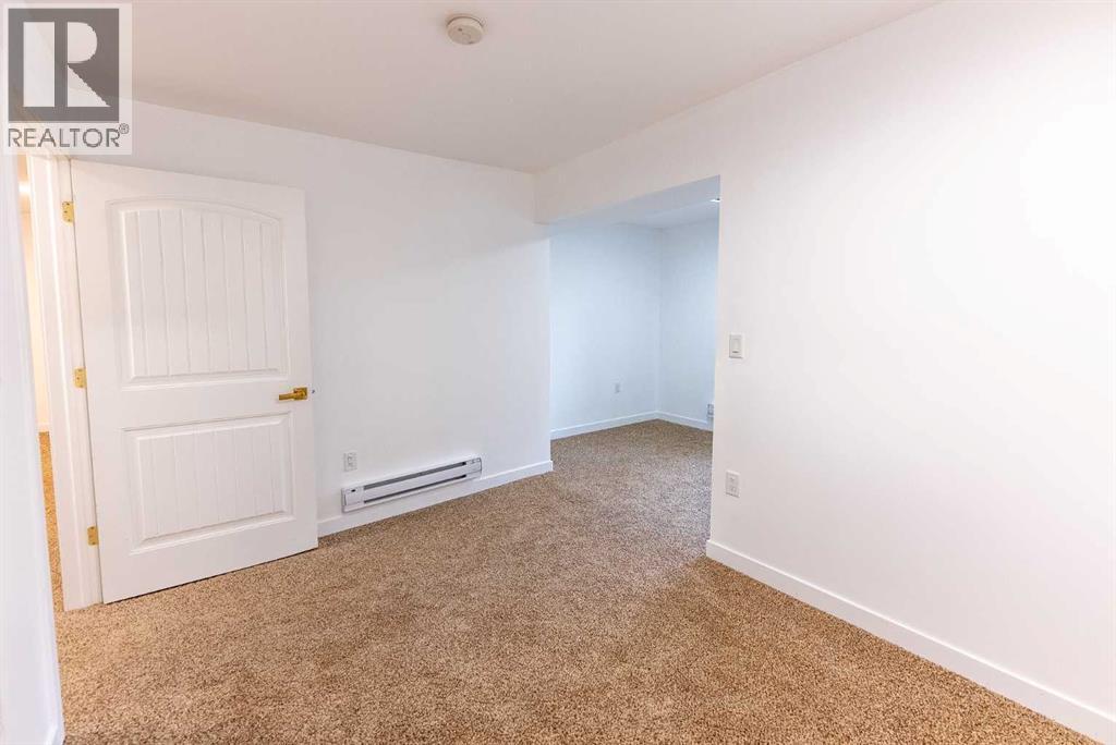 Single Family House Bungalow for Sale in   Avenue Rosedale Stettler 