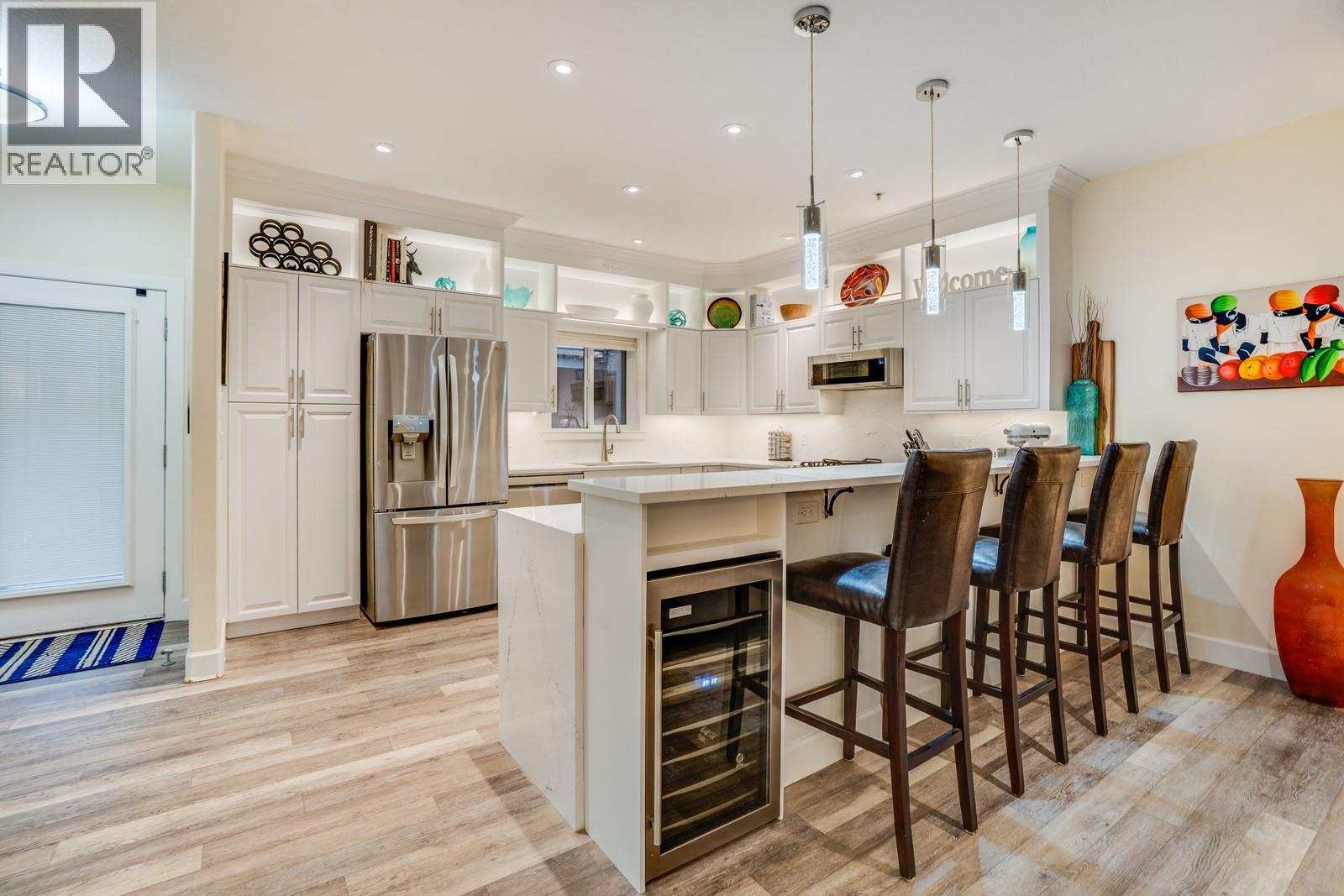 3996 Beach Avenue Unit# 202, Peachland