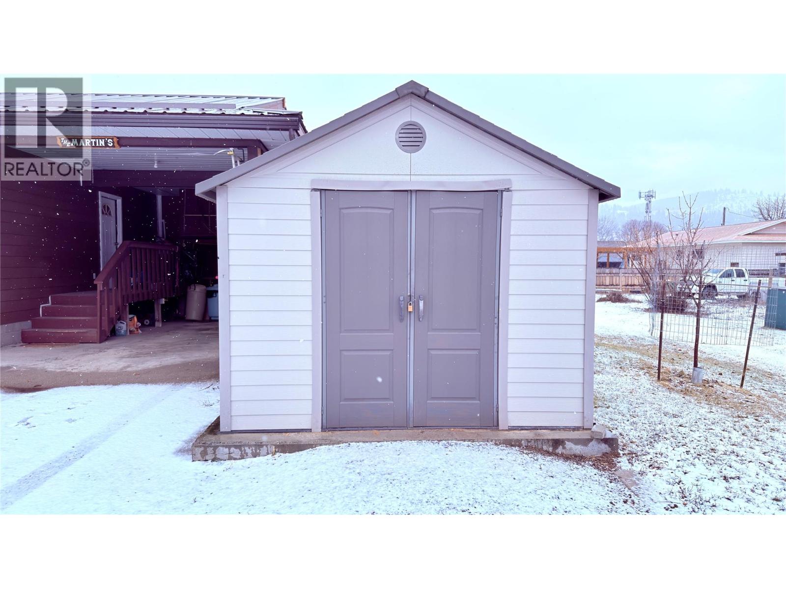 570 Eholt Street, Midway