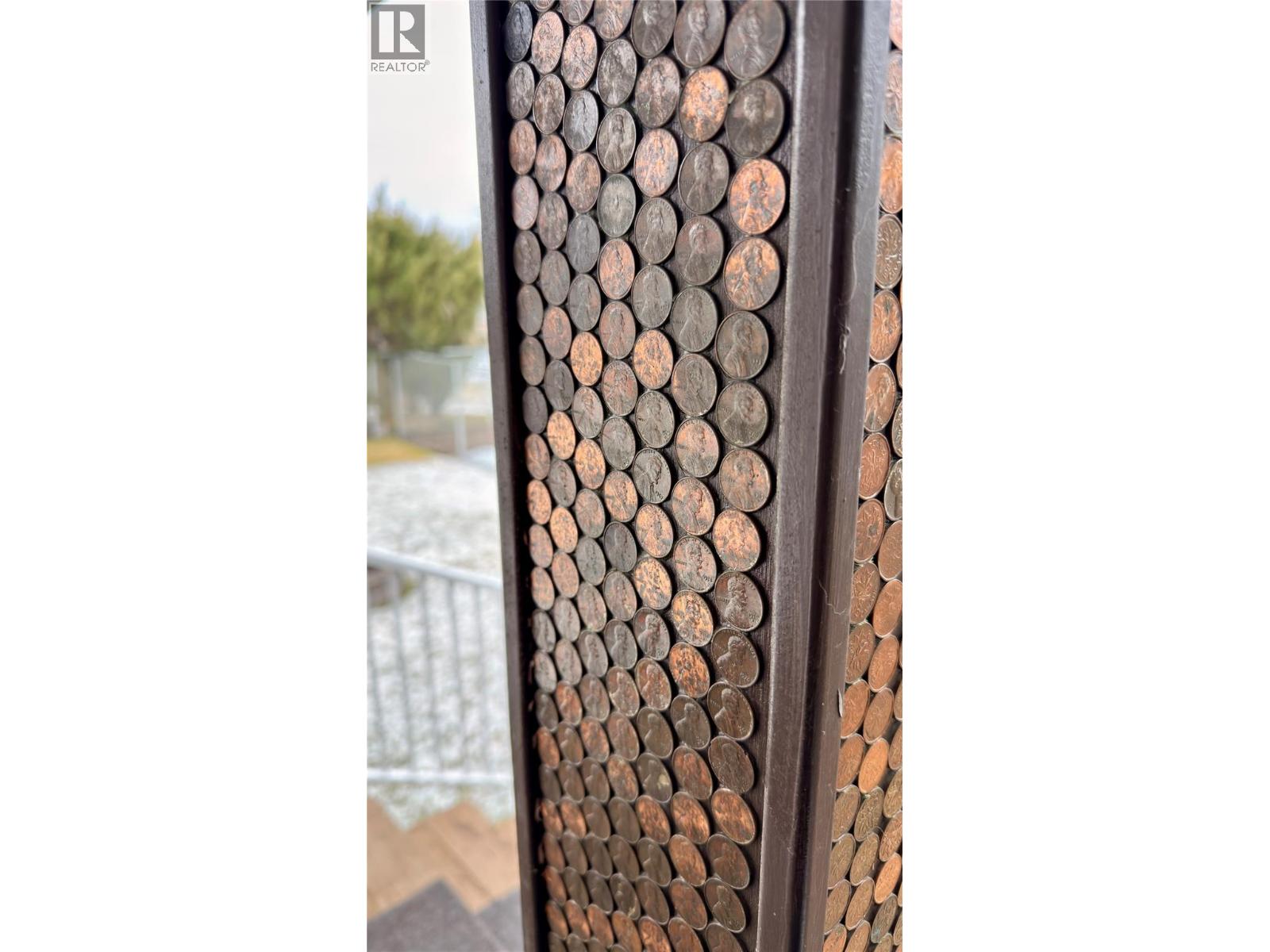 570 Eholt Street, Midway