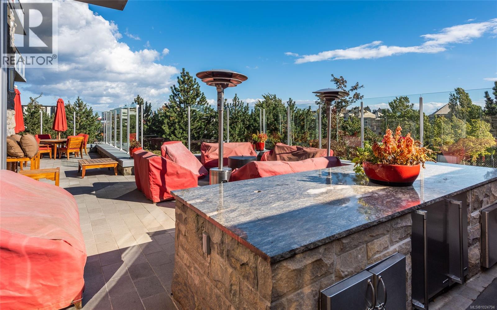 613 100 Saghalie Road, Victoria